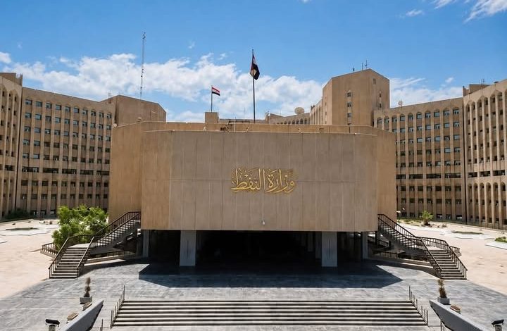 هل-يمر-النفط-العراقي-من-مضيق-هرمز-مقابل-رسوم-لإيران؟-رد-رسمي